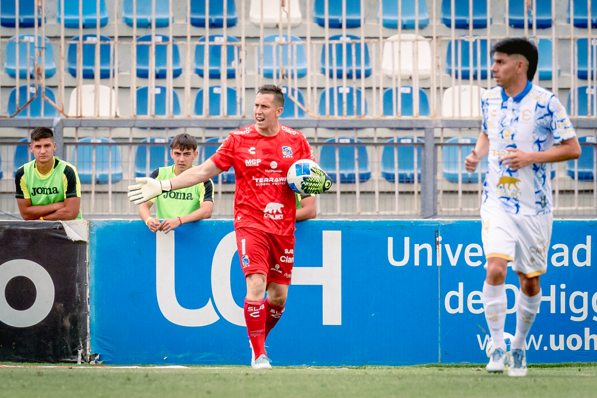 En la última fecha del torneo, perdiendo y gracias al triunfo de la “U” se salvó del descenso Everton