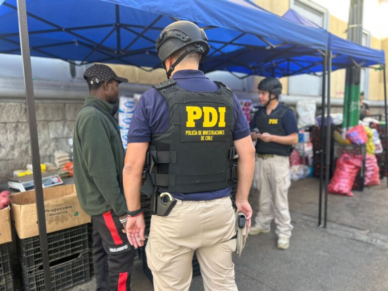 PDI fiscaliza a extranjeros que trabajaban en locales comerciales de Valparaíso