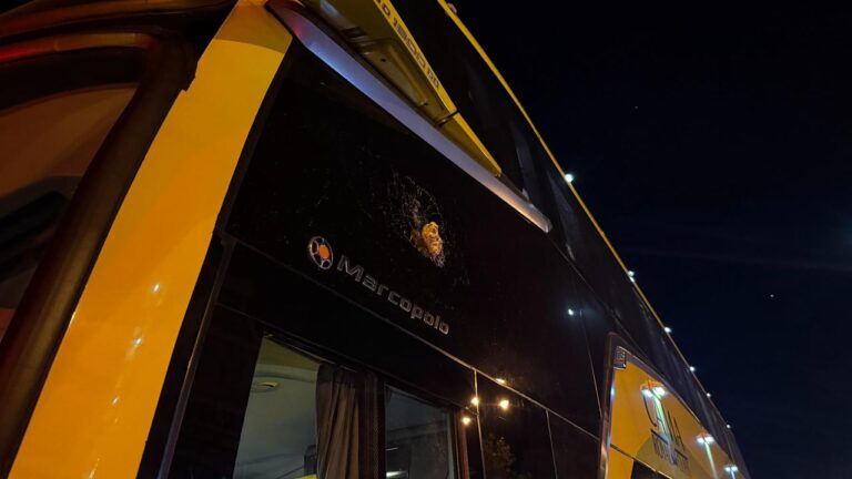 Desconocidos apedrearon bus de O’Higgins cuando retornaba a Rancagua y sin escolta policial