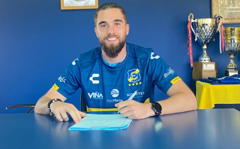 Capitán de Everton fue víctima de un robo al interior de su vehículo