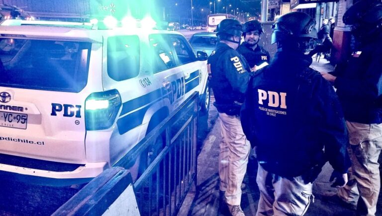 PDI captura a prófugos y recupera vehículo durante operativo en los barrios Poniente y Oriente de Viña del Mar