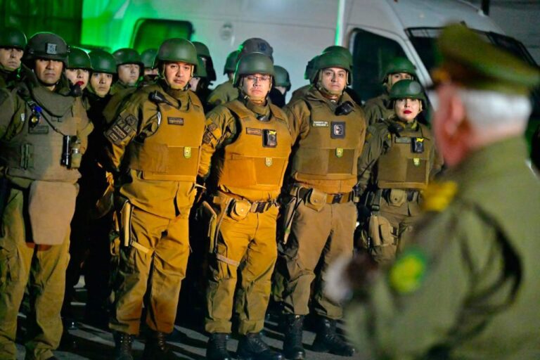 Más de 130 carabineros participaron en operativo que dejó 29 detenidos en Valparaíso